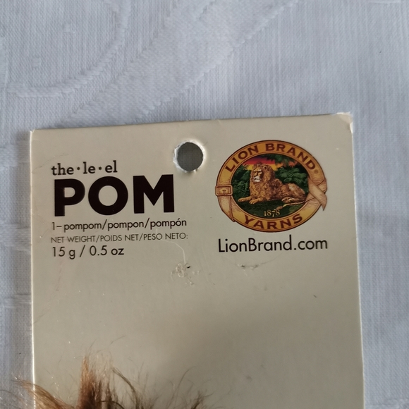 The Le-Le Pom Pom Brown Faux Fur - Picture 2 of 3